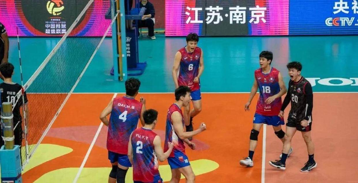 江苏队客场战胜北京队，豪取关键胜利