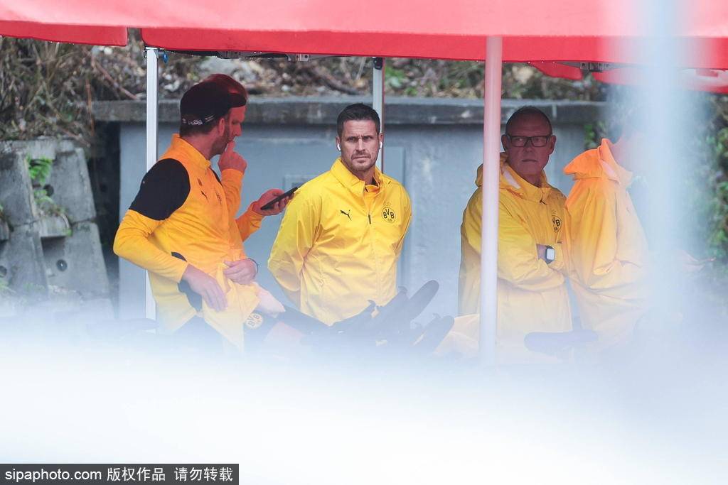 菲尔特客场搏杀，逼平弗赖堡助力保级大计