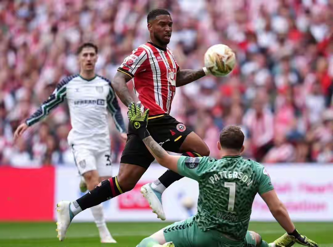 菲尔特客场搏杀，逼平弗赖堡助力保级大计