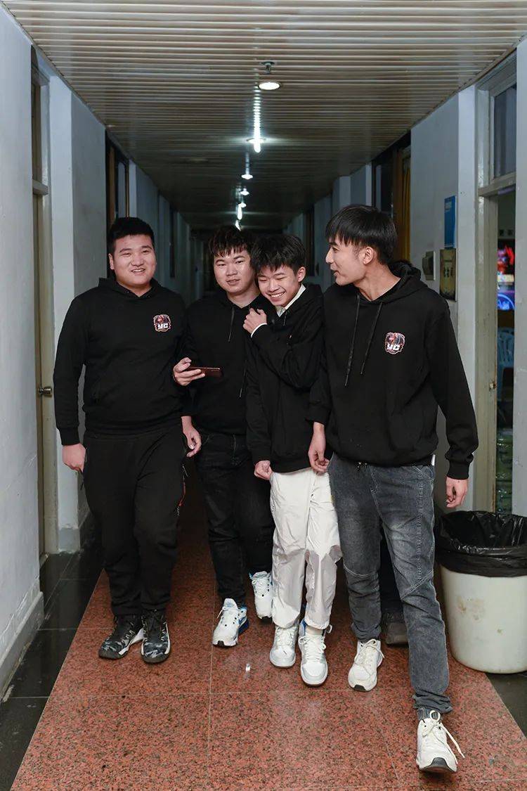 包含吉林王者队主场比赛，士气高昂的词条