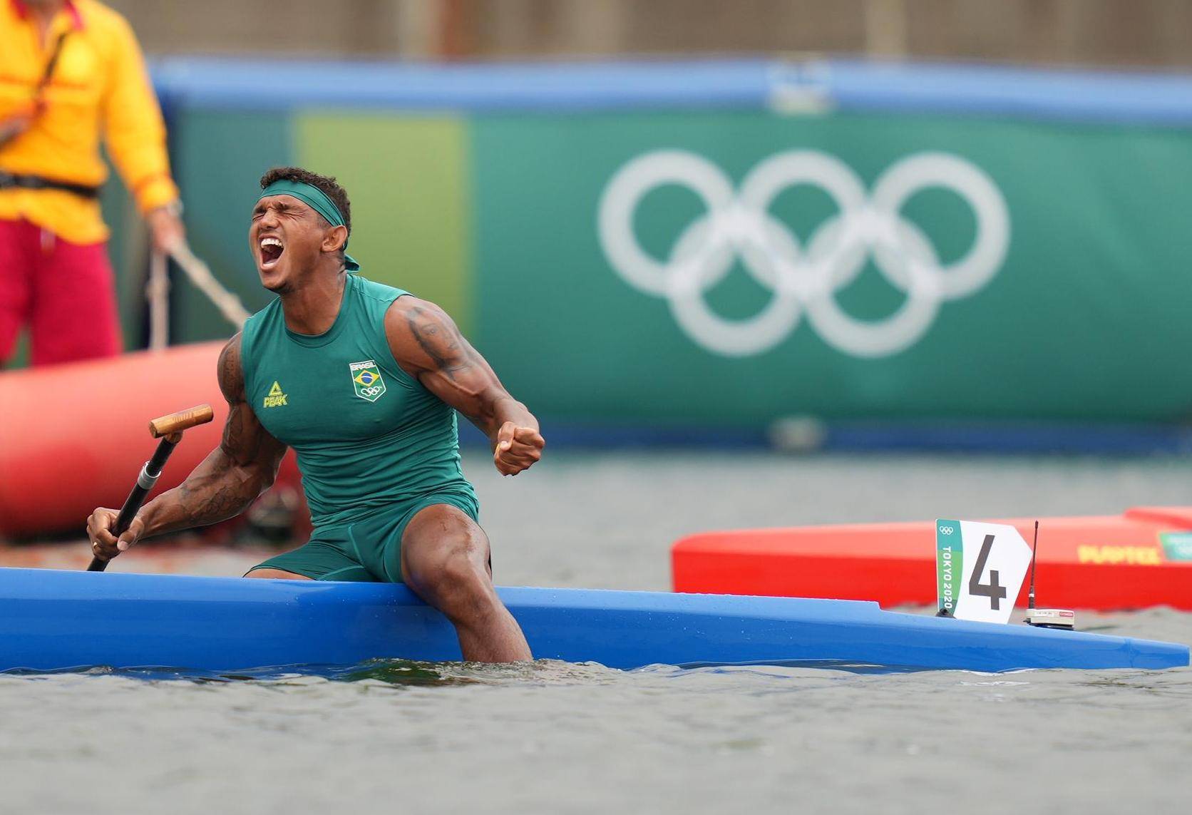 乌克兰选手在划船比赛中夺冠