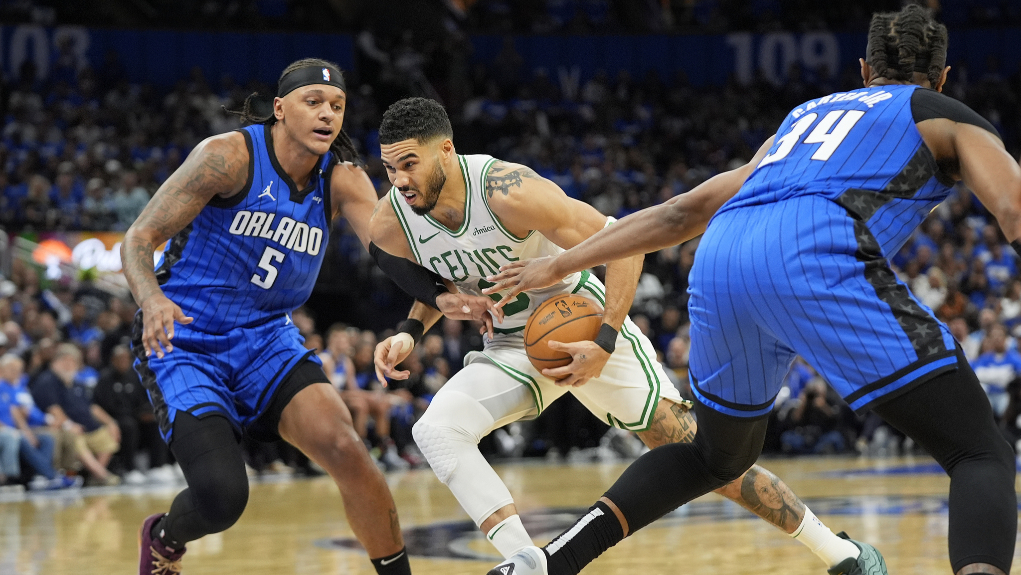 美国队客场获胜表现出色