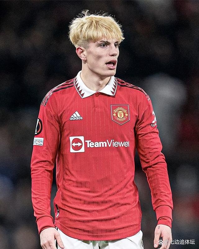 加纳球员助球队打破僵局，取胜