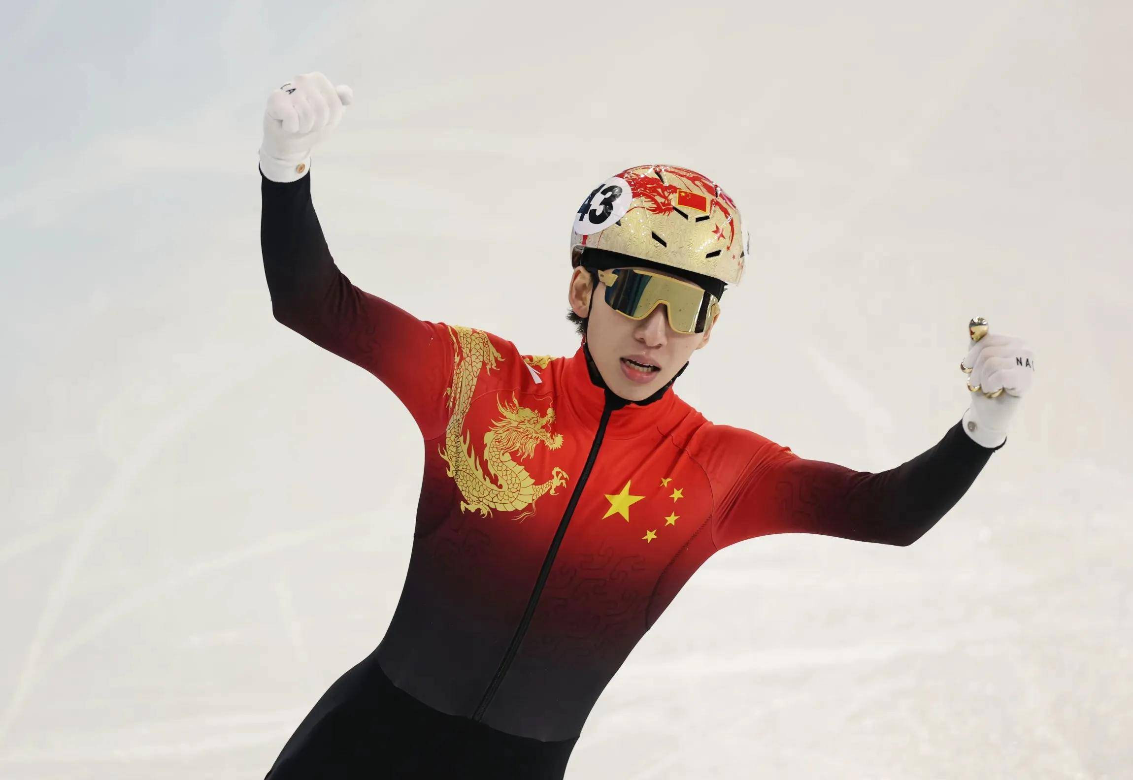 惊险刺激!芬兰选手在速滑比赛中勇夺冠军 惊险刺激!芬兰选手在速滑比赛中勇夺冠军