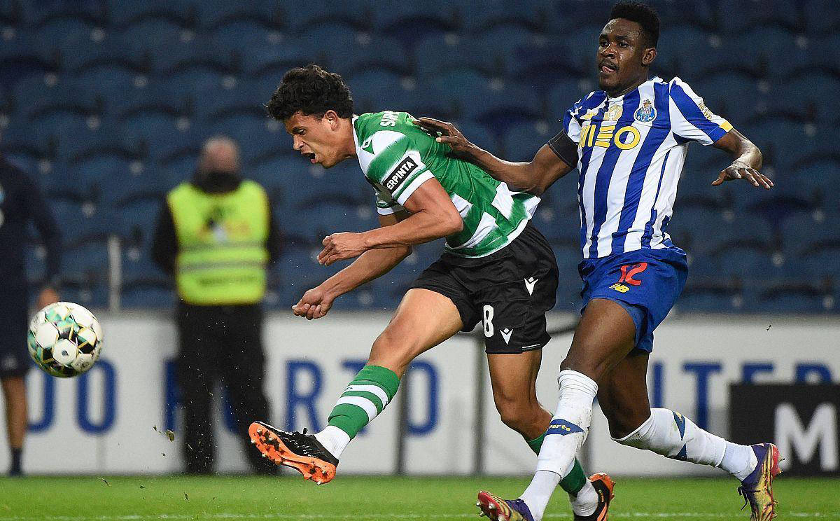 集聚马赛硬战，多次冲击对手球门