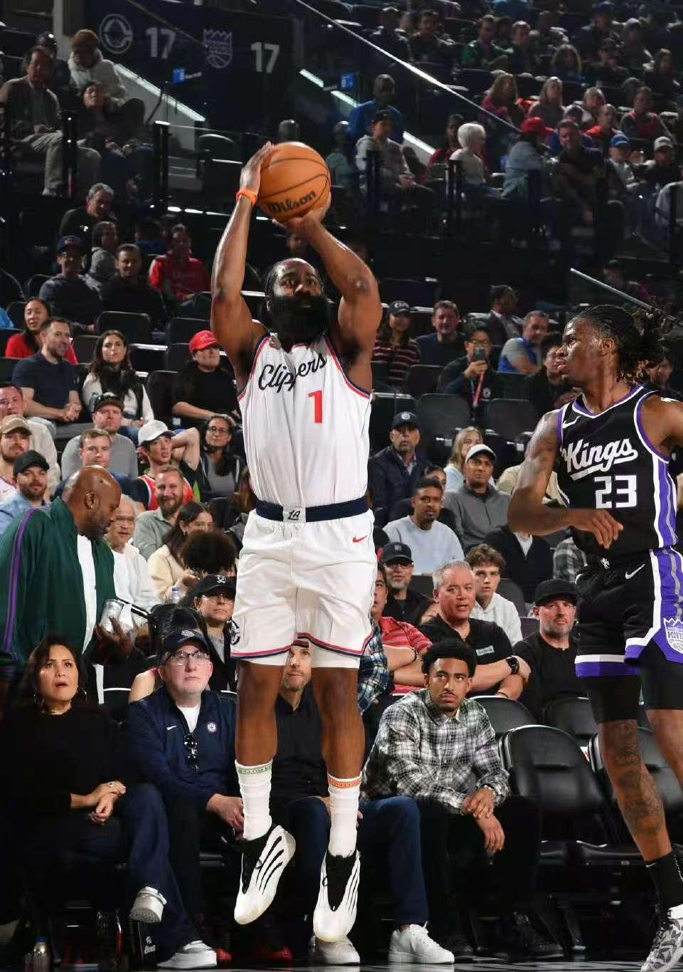 快船力克湖人,莱昂纳德28+8 快船力克湖人,莱昂纳德28+8