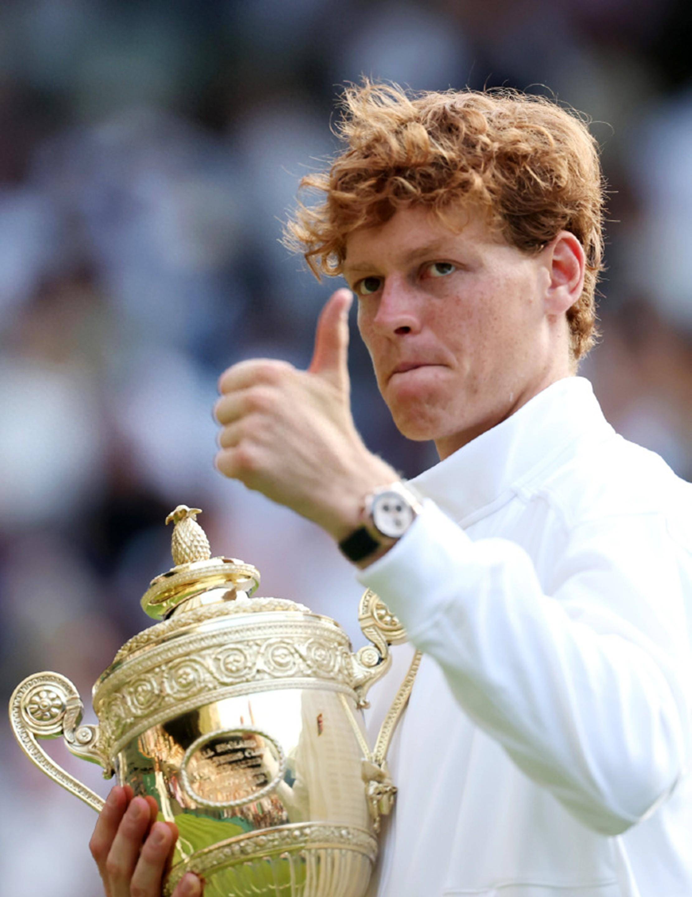 包含惊艳表现助球队逆转胜利，开启连胜模式的词条