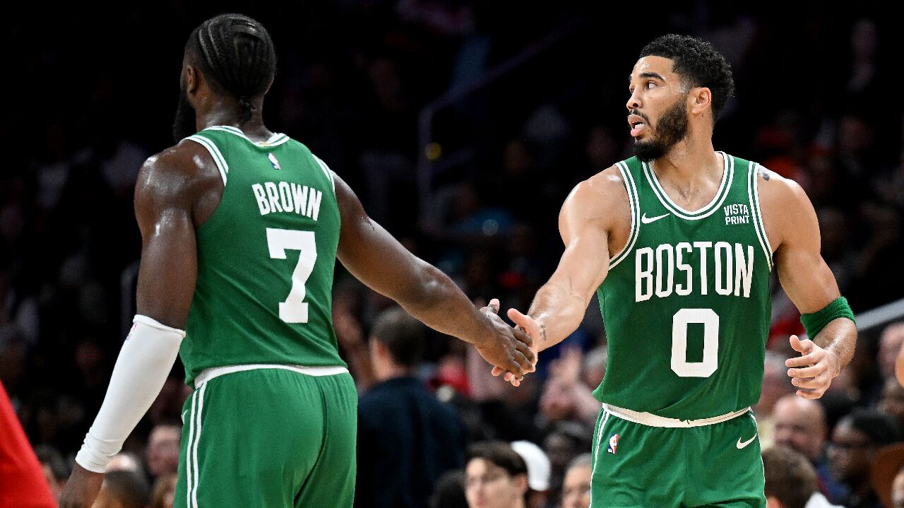 绿军逆转战胜雷霆保持不败