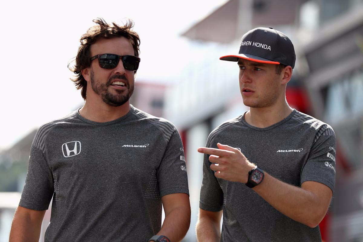 哈斯车队鏖战梅赛德斯，佩雷兹扛起全队的简单介绍